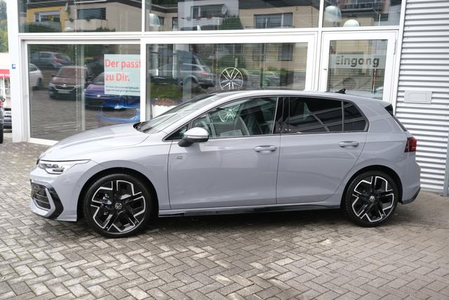 VW Golf 8 R-Line Mondstein Grau 