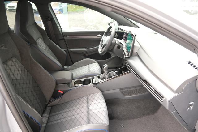 VW Golf 8 R-Line Mondstein Grau 