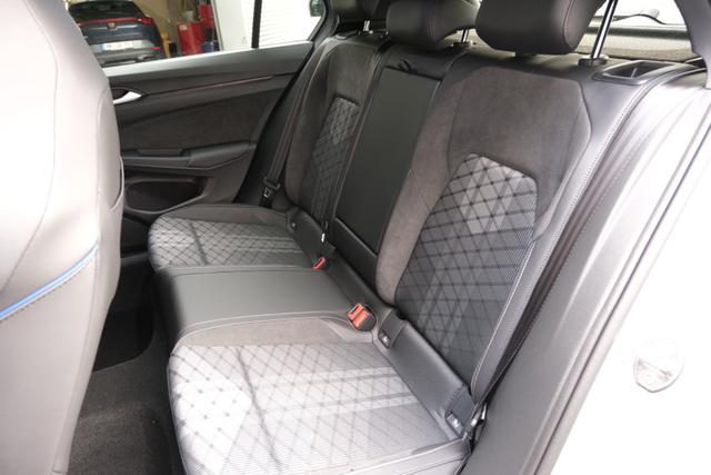 VW Golf 8 R-Line Mondstein Grau 