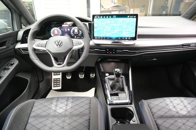 VW Golf 8 R-Line Mondstein Grau 