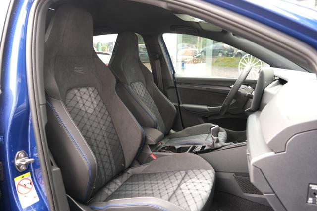 VW Golf 8 R-Line Lapiz Blau 