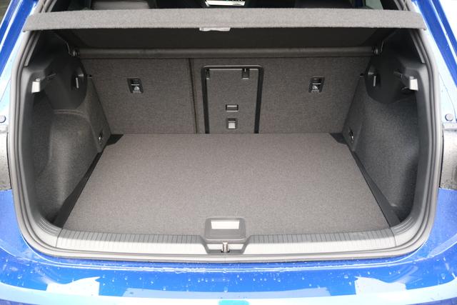 VW Golf 8 R-Line Lapiz Blau 