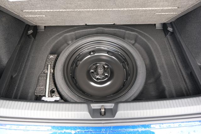 VW Golf 8 R-Line Lapiz Blau 