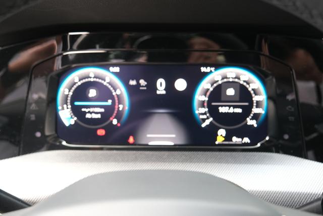 VW Golf 8 R-Line Lapiz Blau 