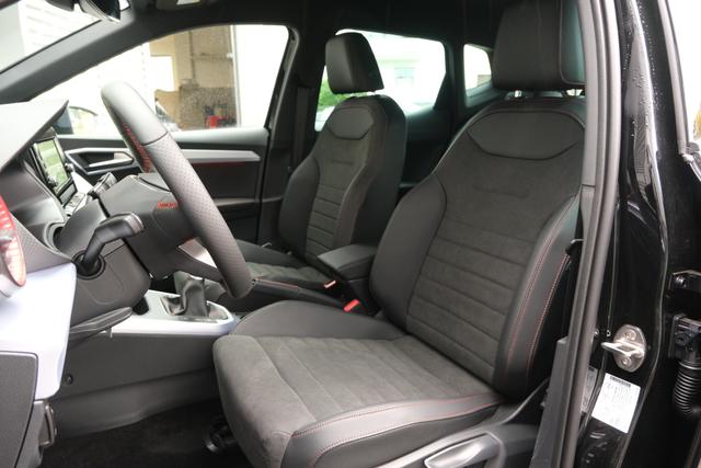 Seat Arona FR Midnight Schwarz 