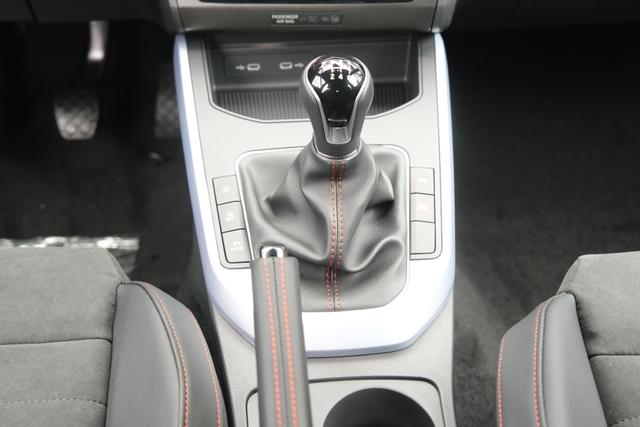 Seat Arona FR Nevada Weiß