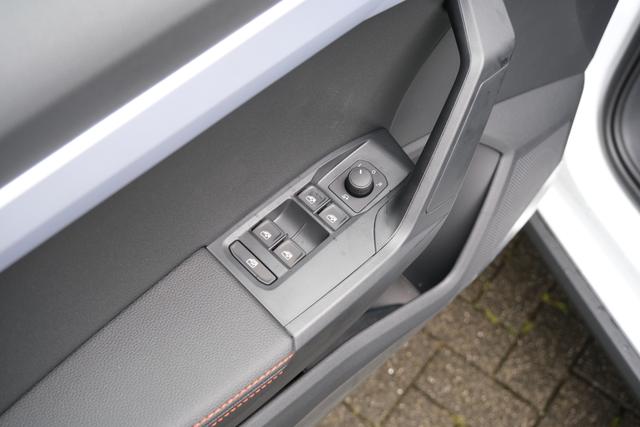 Seat Arona FR Nevada Weiß