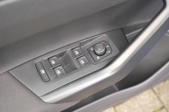 VW Polo 1.0 Reef Blau Metallic 