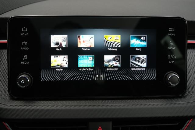 Skoda Kamiq Monte Carlo Silber Metallic 