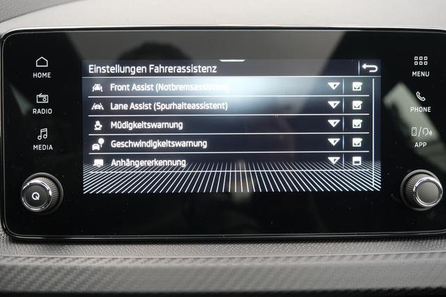 Skoda Kamiq Monte Carlo Silber Metallic 