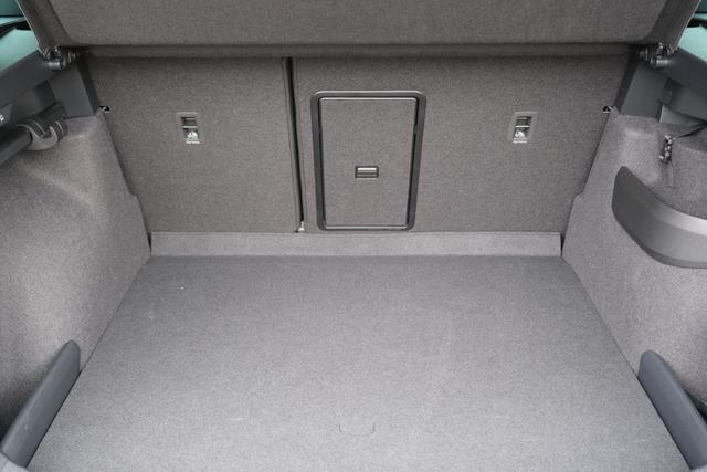 Skoda Karoq Sportline Stahl Grau 