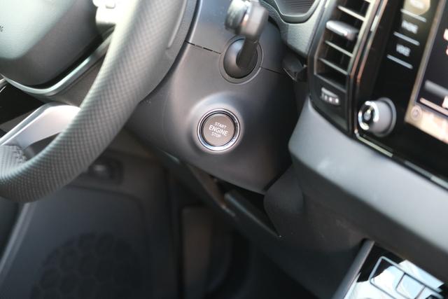 Skoda Karoq Sportline Stahl Grau 