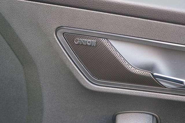 Skoda Karoq Sportline Stahl Grau 