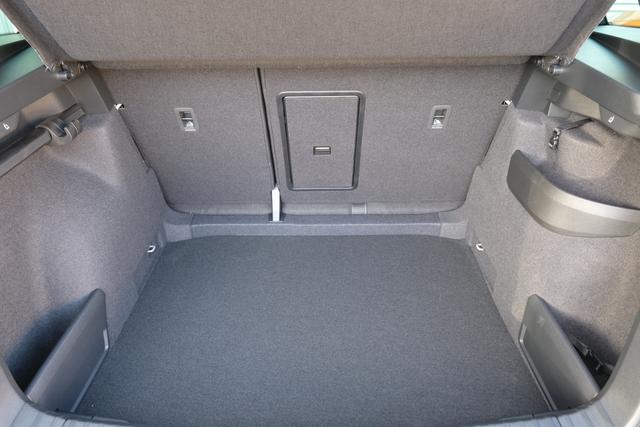 Skoda Karoq Sportline Stahl Grau 