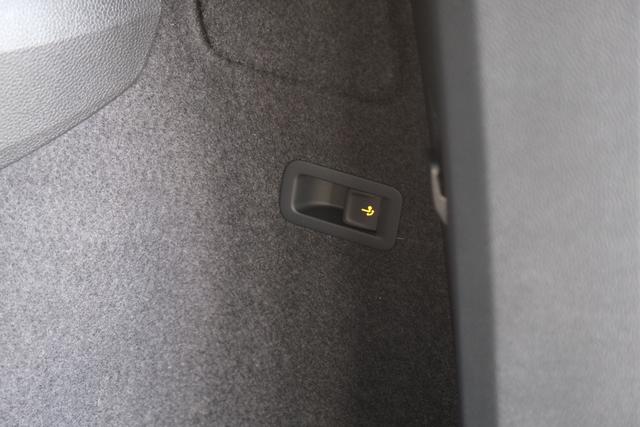 Skoda Karoq Sportline Stahl Grau 