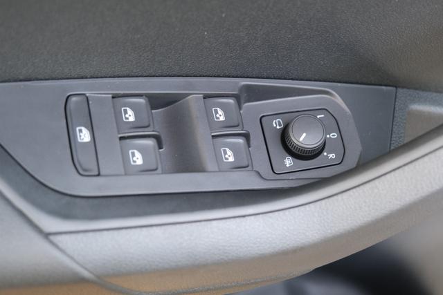 Skoda Karoq Sportline Stahl Grau 