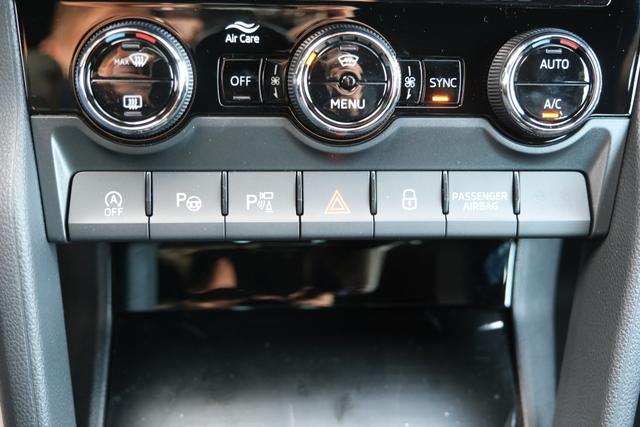 Skoda Karoq Sportline Stahl Grau 