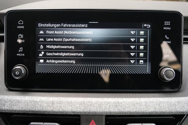 Skoda Scala Race Blau 