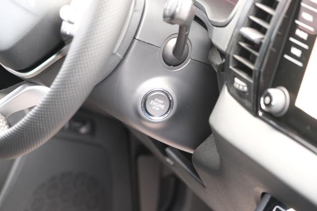 Skoda Karoq Sportline Graphite Grau 