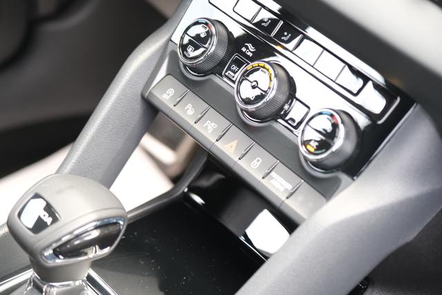 Skoda Karoq Sportline Graphite Grau 