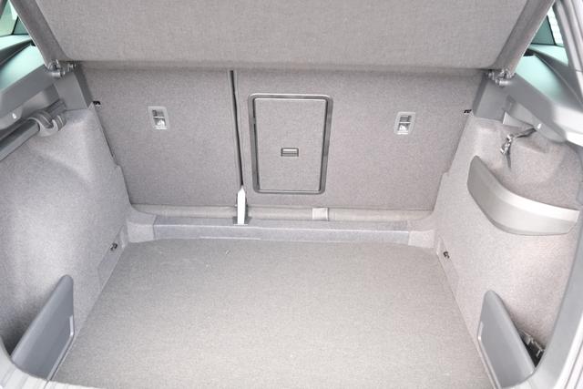 Skoda Karoq Sportline Graphite Grau 