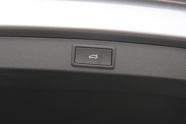 Skoda Karoq Sportline Graphite Grau 