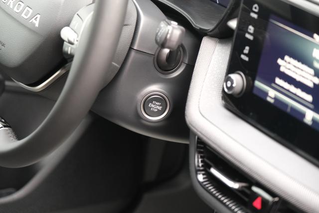 Skoda Fabia Selection Schwarz 