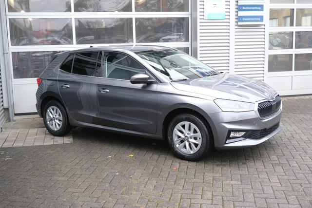Skoda Fabia Selection 1.0 TSI LED Kamera App-Navi PDC v+h Winterpaket 