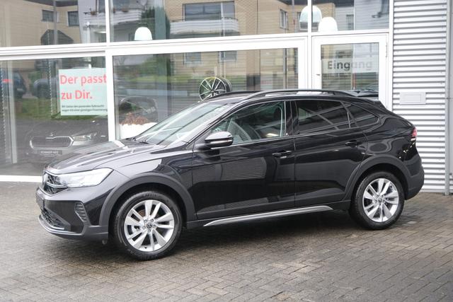 VW Taigo Life Deep Black Perleffekt 