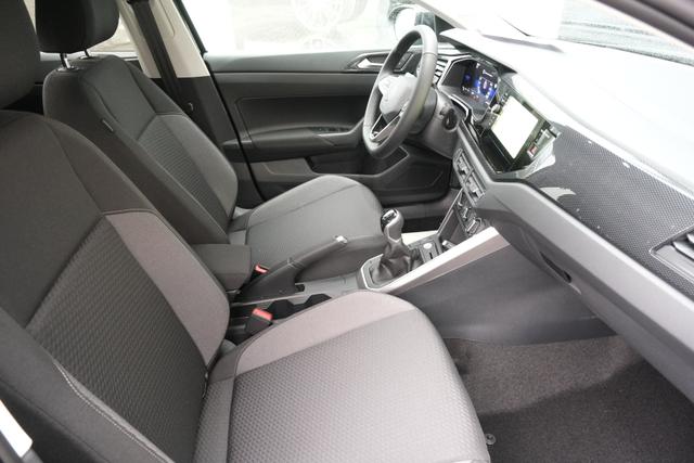 VW Taigo Life Deep Black Perleffekt 