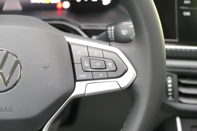 VW Taigo Life Deep Black Perleffekt 