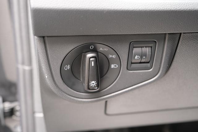 VW Taigo Life Deep Black Perleffekt 