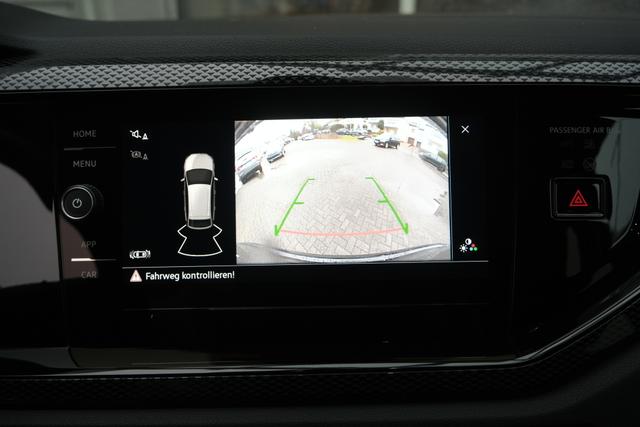 VW Taigo Life Deep Black Perleffekt 