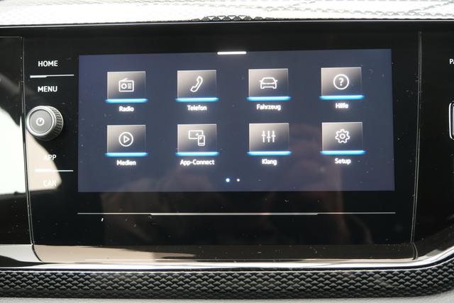 VW Taigo Life Deep Black Perleffekt 