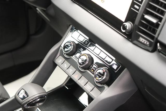 Skoda Karoq Sportline Velvet Rot 