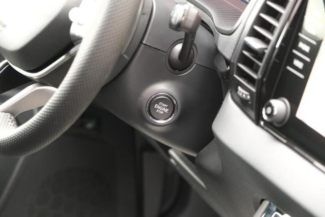 Skoda Karoq Sportline Velvet Rot 