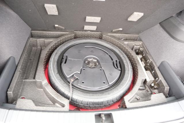 Skoda Karoq Sportline Velvet Rot 