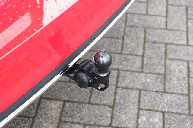 Skoda Karoq Sportline Velvet Rot 