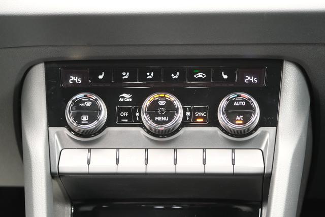 Skoda Karoq Sportline Velvet Rot 