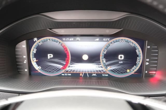 Skoda Karoq Sportline Velvet Rot 