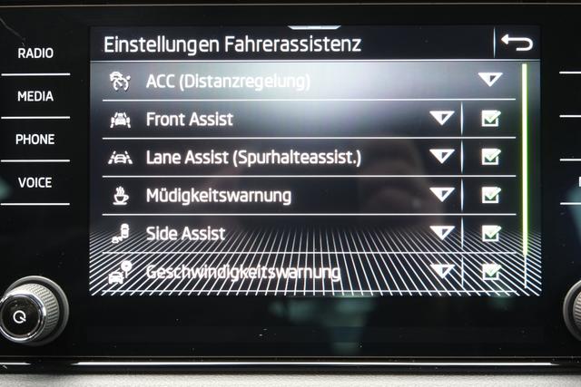 Skoda Karoq Sportline Velvet Rot 