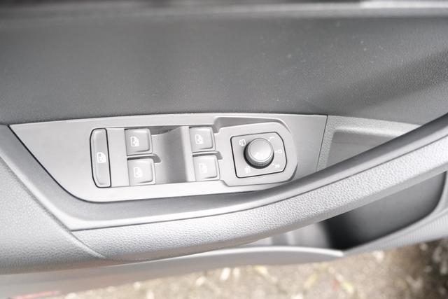 Skoda Karoq Sportline Graphite Grau 