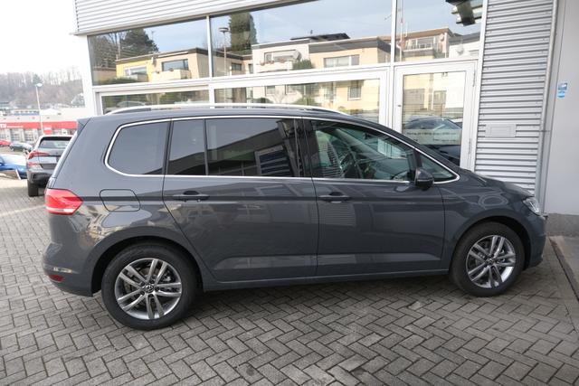VW Touran 1.5 TSI DSG Delfingrau 