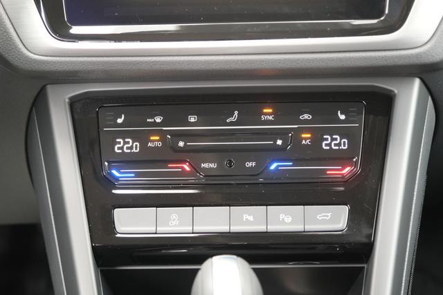 VW Touran 1.5 TSI DSG Delfingrau 