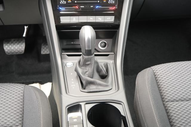 VW Touran 1.5 TSI DSG Delfingrau 