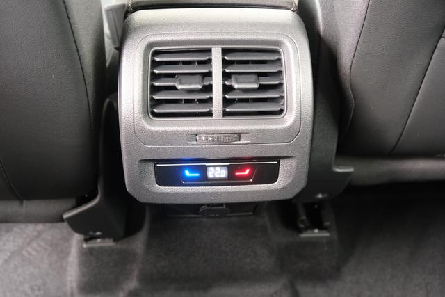 VW Touran 1.5 TSI DSG Delfingrau 