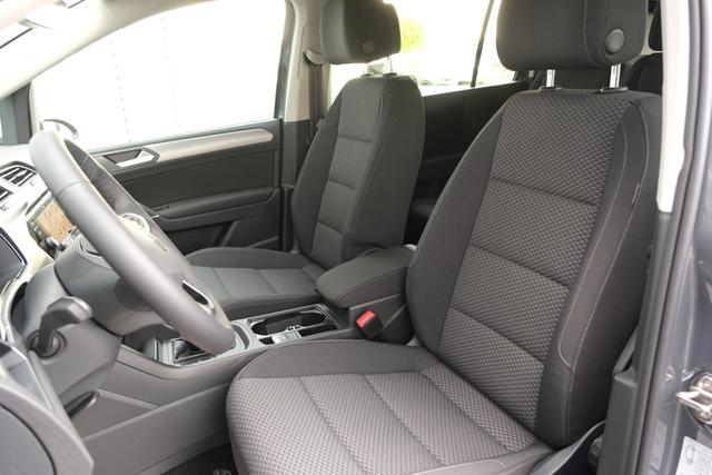 VW Touran 1.5 TSI DSG Delfingrau 