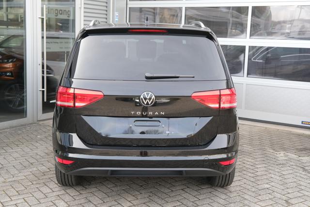 VW Touran 1.5 TSI DSG Grenadilschwarz 