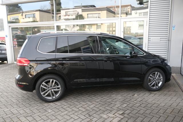 VW Touran 1.5 TSI DSG Grenadilschwarz 