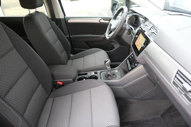 VW Touran 1.5 TSI DSG Grenadilschwarz 